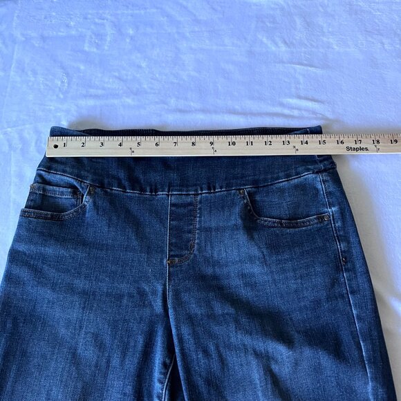 Sculpting Slim Frayed Bottom Leg Mid Rise Pull on Jeans Women 8 - Picture 4 of 9